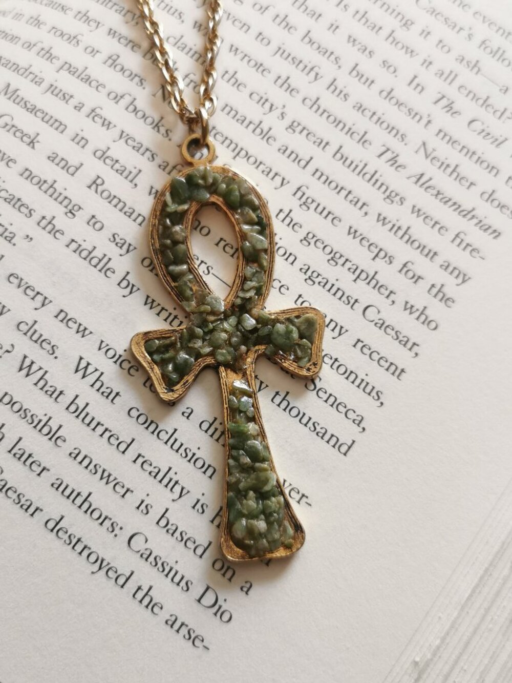Faux Jade Stone Golden Egyptian Ankh Cross Pendant Necklace Vintage Chunky